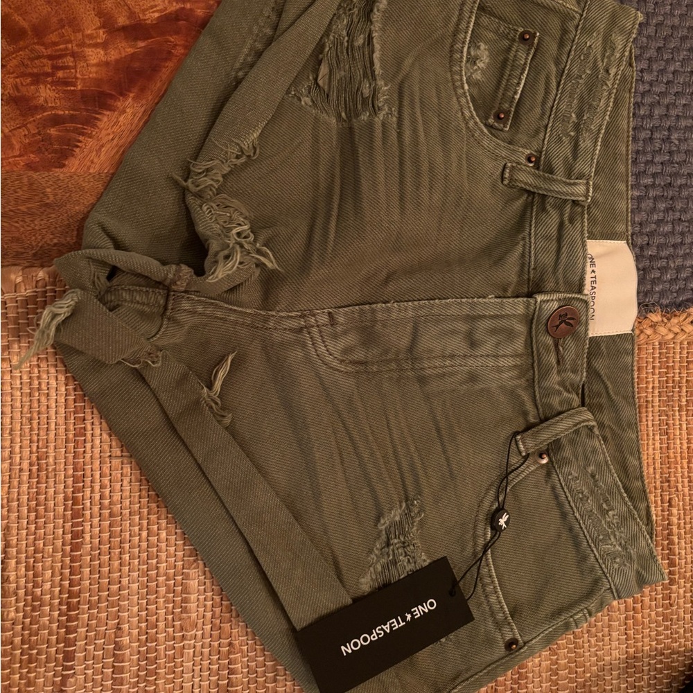 One teaspoon shorts